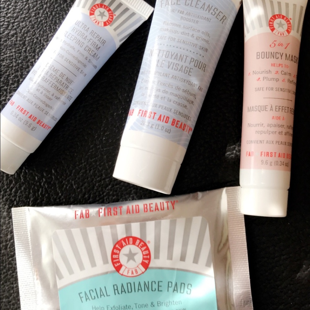 FIRST AID BEAUTY LITTLES🧖🏻‍♀️